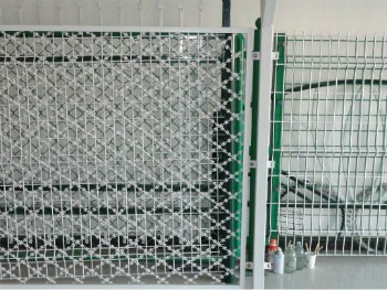 wire mesh fence