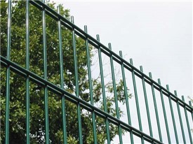 wire mesh fence